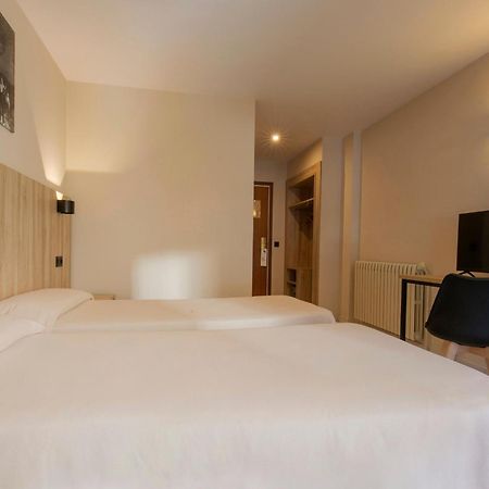 Hotel Ενκάμπ Δωμάτιο φωτογραφία