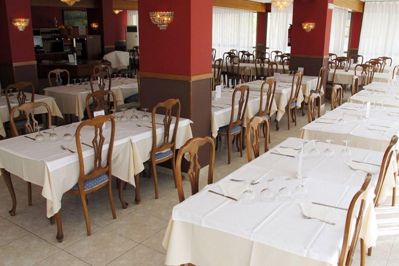 Hotel Ενκάμπ Εστιατόριο φωτογραφία